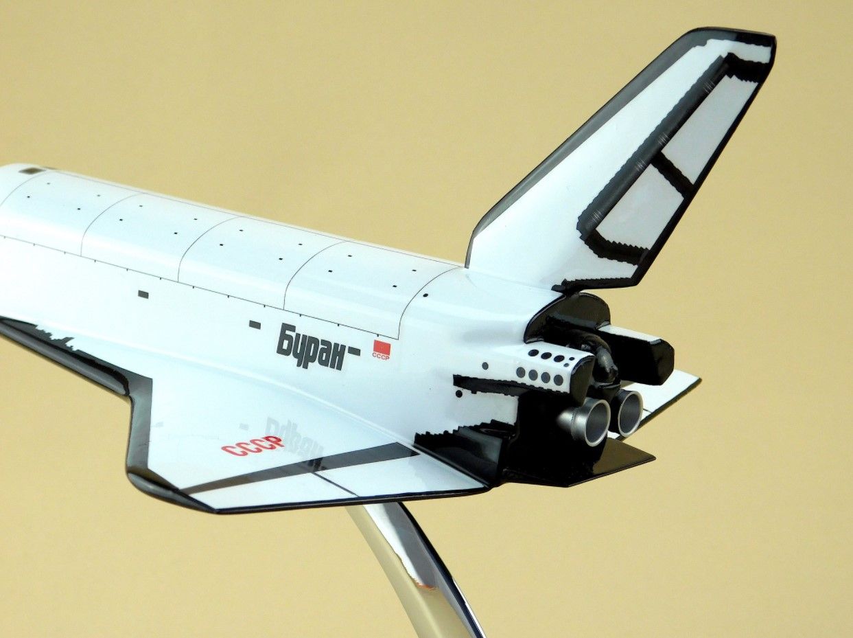 Модель бурана. Буран модель 1/144. Модель Буран (м1:144). Буран космический корабль модель. Буран 1 144 Декаль.