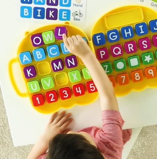 Детская развивающая игра Пчелиная азбука (44 элемента, англ.яз.)