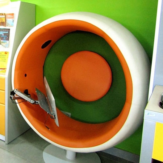 Мультимедийное кресло-шар со встроенной акустикой