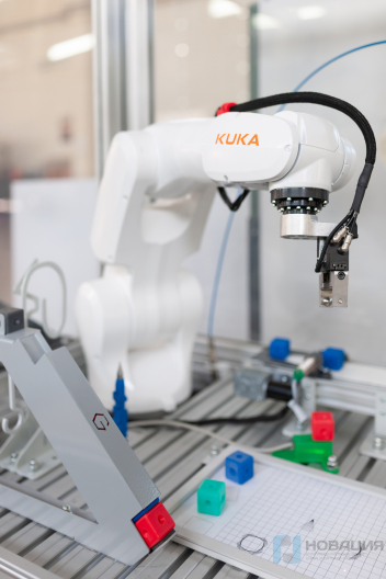 Мобильная роботизированная ячейка на базе промышленного робота KUKА