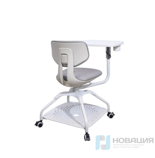 Кресло со столиком (пюпитром) на колесах