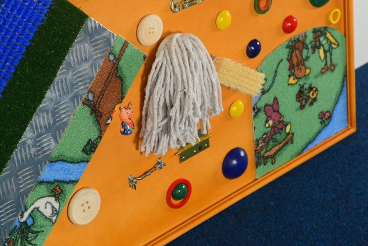 Тактильная Панель детская с декоративными элементами