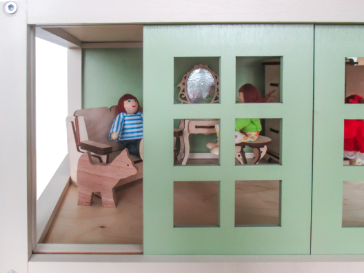 Дом кукольный 2 этажа (для кукол до 12 см)